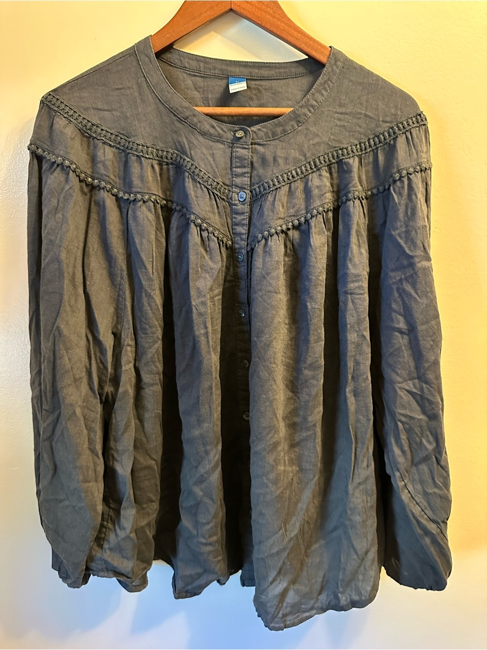 #384 Old Navy Women's Button-Front Tunic in Charcoal